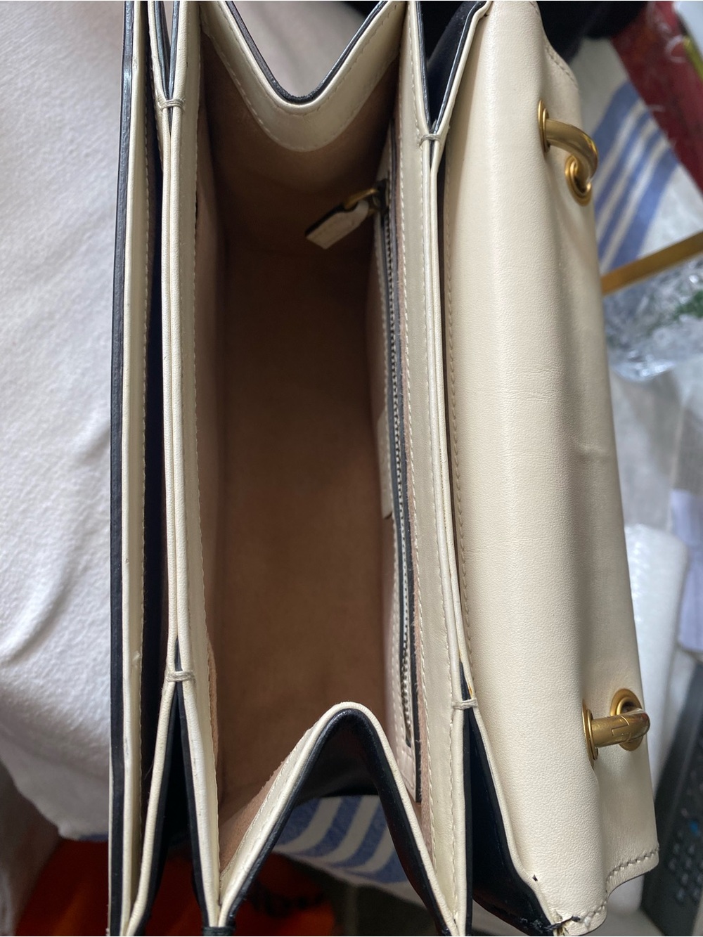 Gucci Black and Cream Top-Handle Satchel with Jeweled Bee Detail - Picture 6 of 12